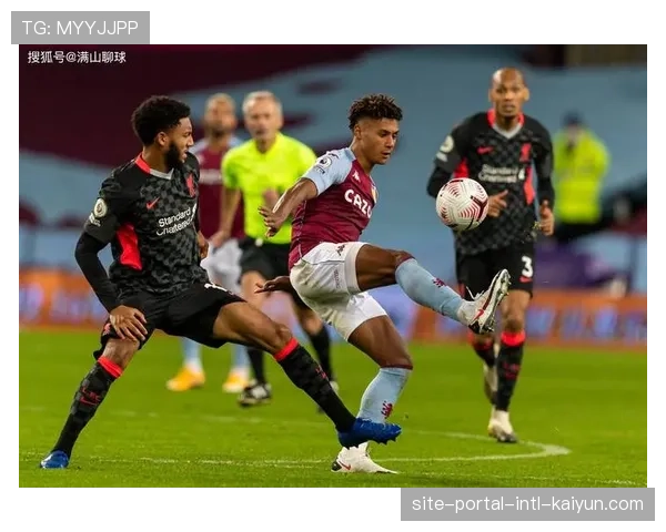 塞内西解围57次拦截13次 伯恩茅斯后卫防守稳健